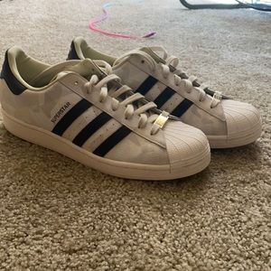 Adidas superstars